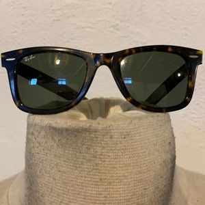 Ray Bans Wayfarer tortoise sunglasses